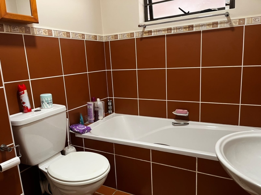 2 Bedroom Property for Sale in Gonubie North Eastern Cape